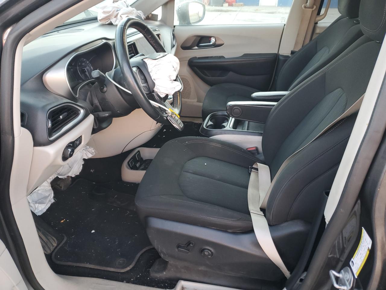 2020 Chrysler Pacifica - Image 7