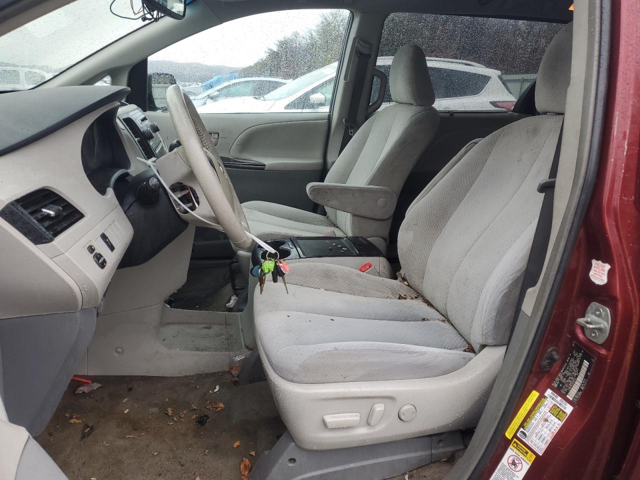 2013 Toyota Sienna Le VIN: 5TDKK3DCXDS285303 Lot: 82307214