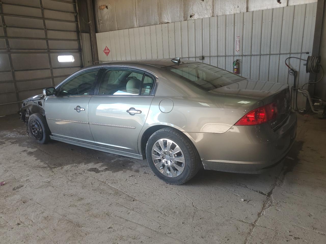 2010 Buick Lucerne - Image 2