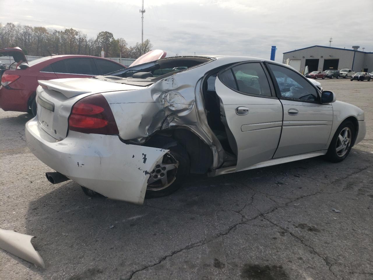 2004 Pontiac Grand Prix - Image 3