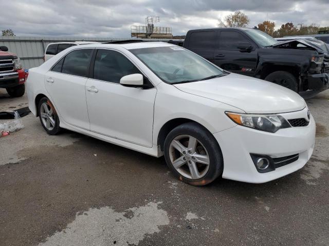 Sedans TOYOTA CAMRY 2013 White