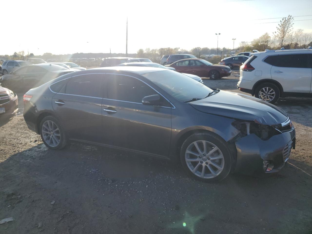 2015 Toyota Avalon - Image 4
