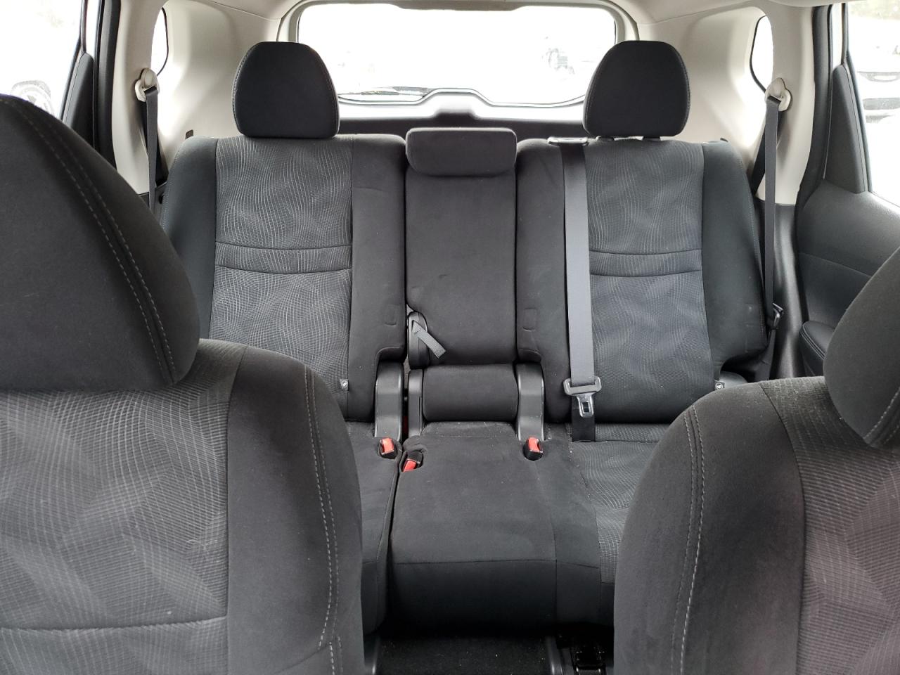 2016 Nissan Rogue - Image 10