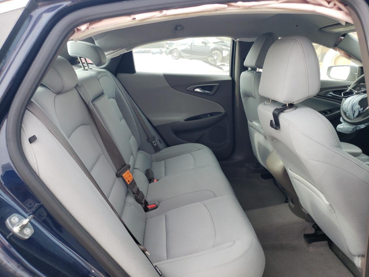 2017 Chevrolet Malibu - Image 11