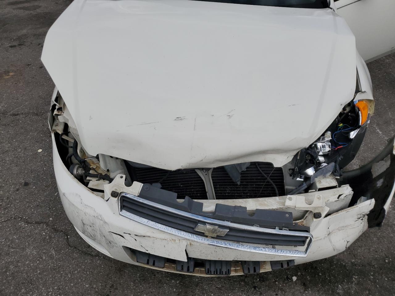 2008 Chevrolet Impala - Image 13