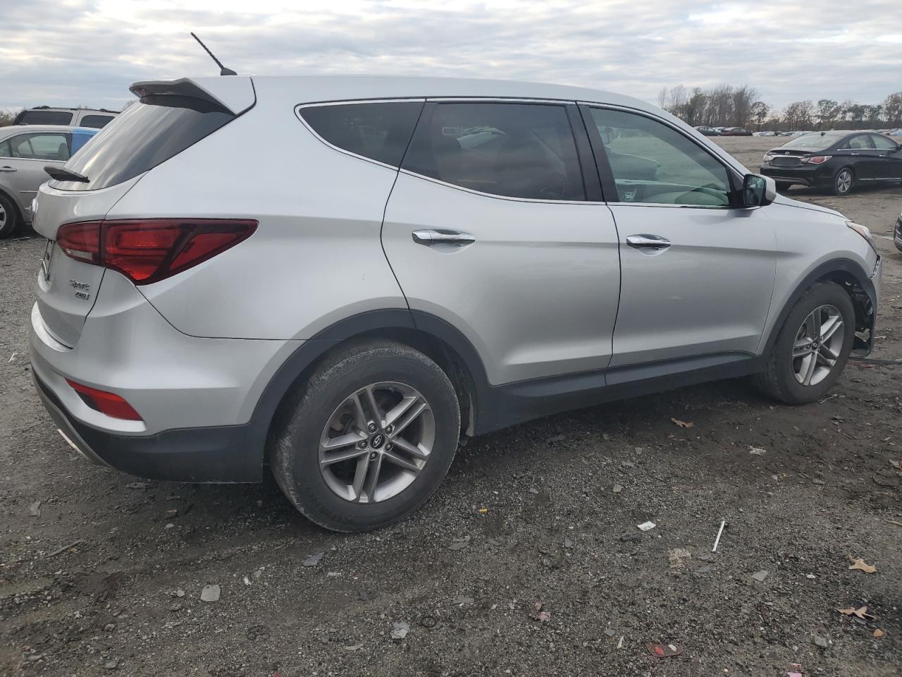 2018 Hyundai Santa Fe - Image 3