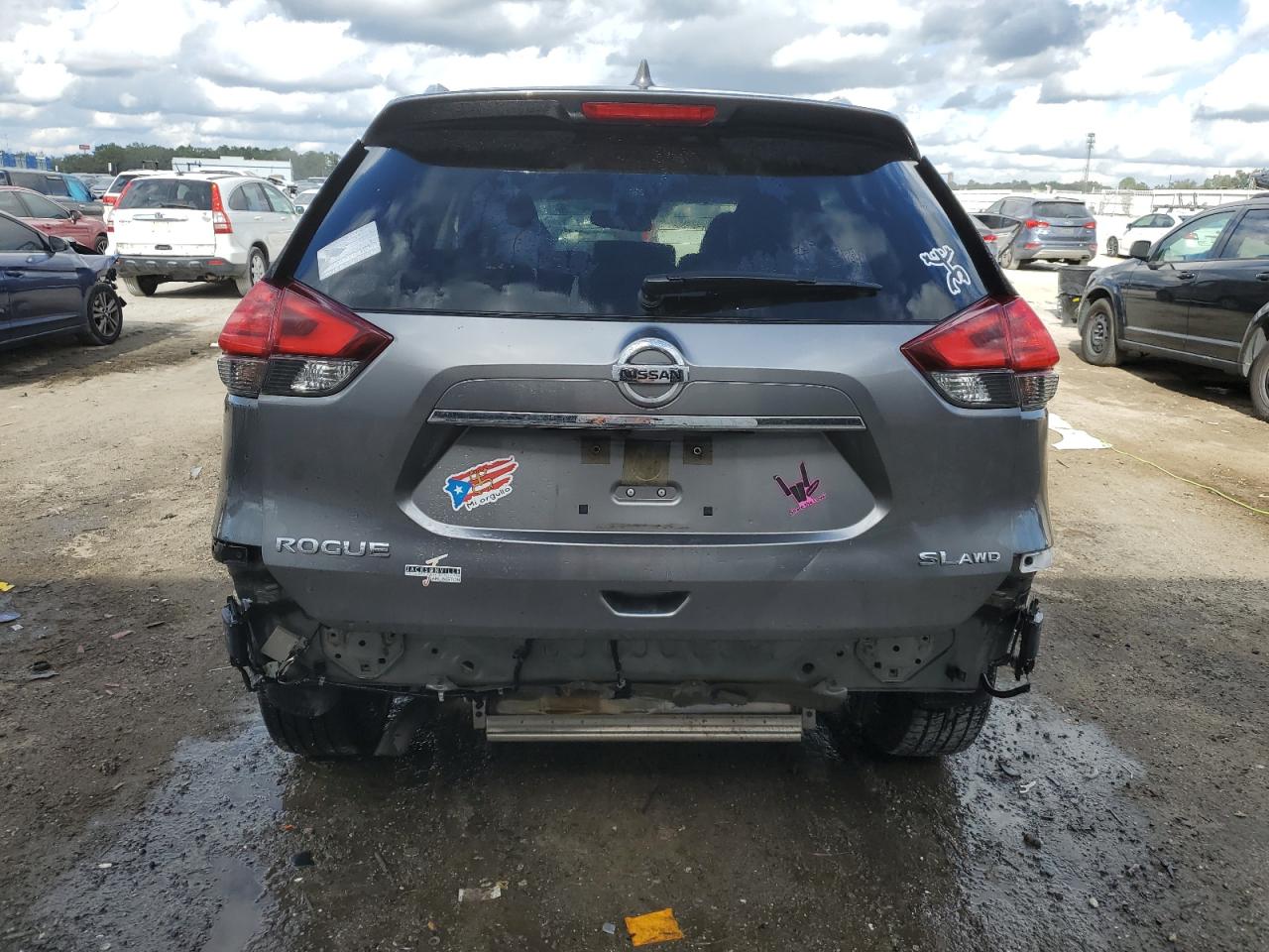 2017 Nissan Rogue - Image 6