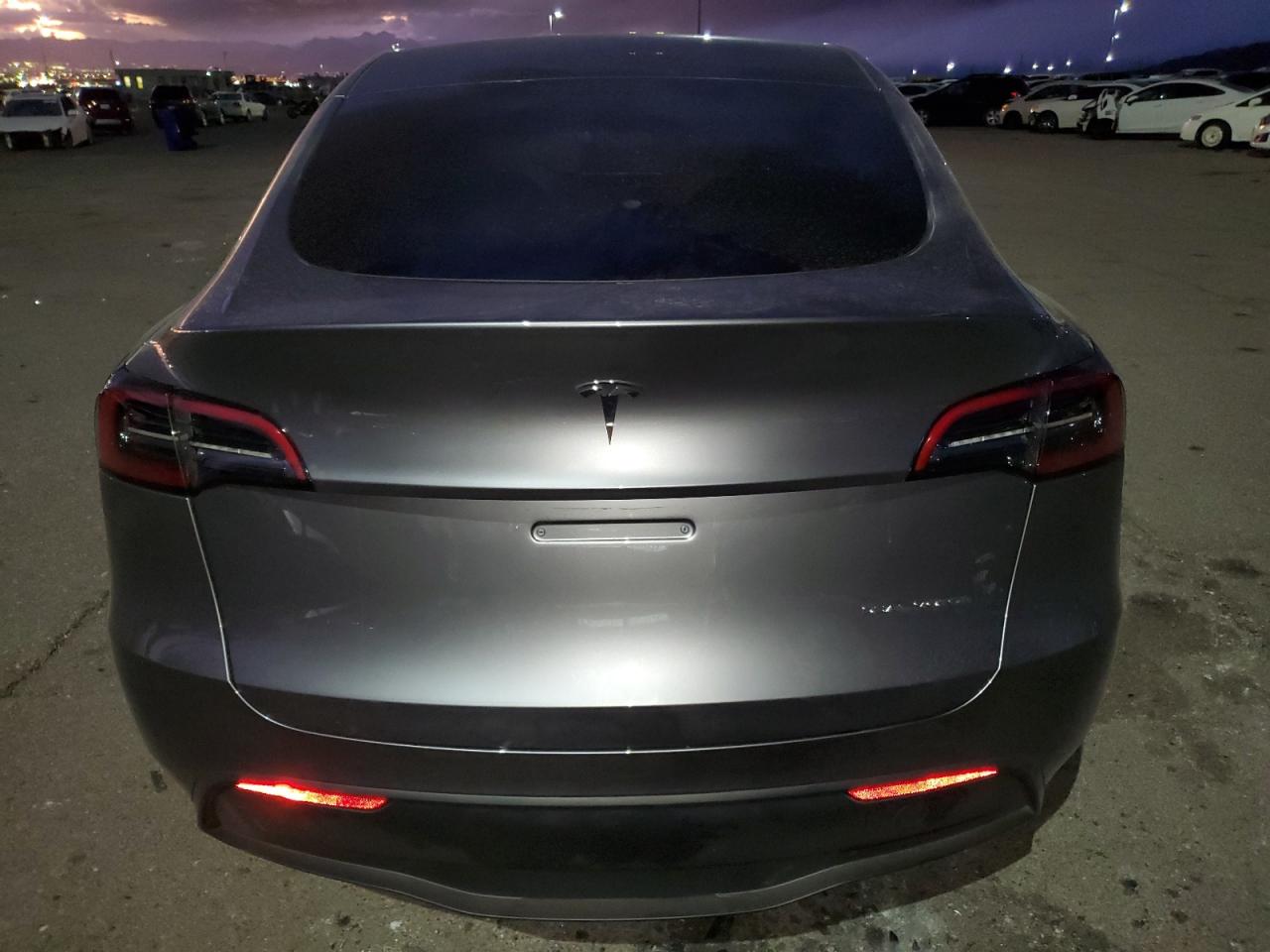 2024 Tesla Model Y VIN: 7SAYGAEE9RF168505 Lot: 80868534