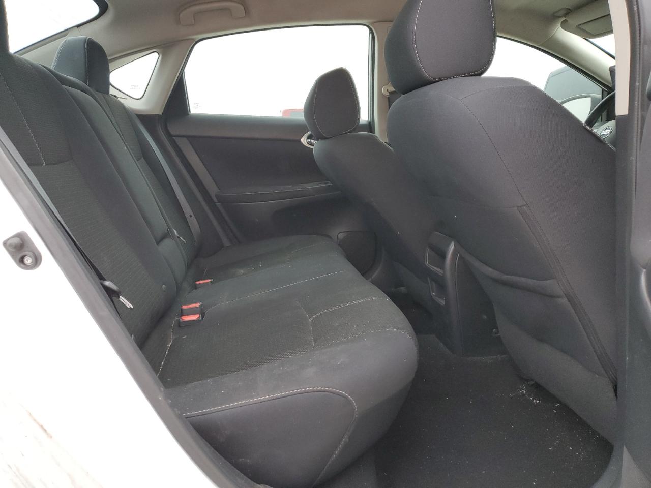 2015 Nissan Sentra - Image 10