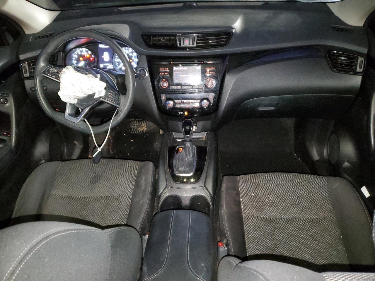 2018 Nissan Rogue - Image 8