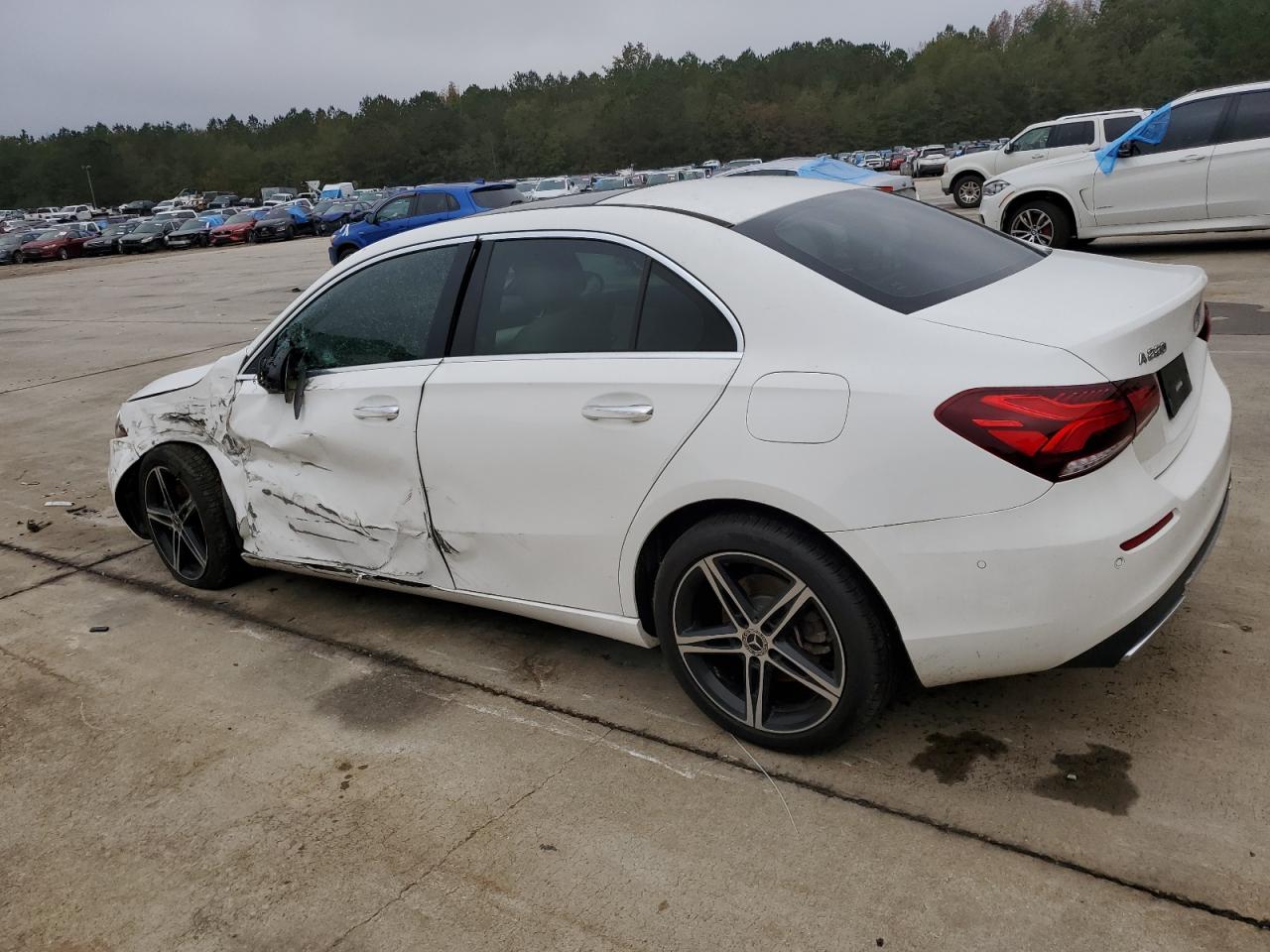 2022 Mercedes-Benz A-klasse - Image 2