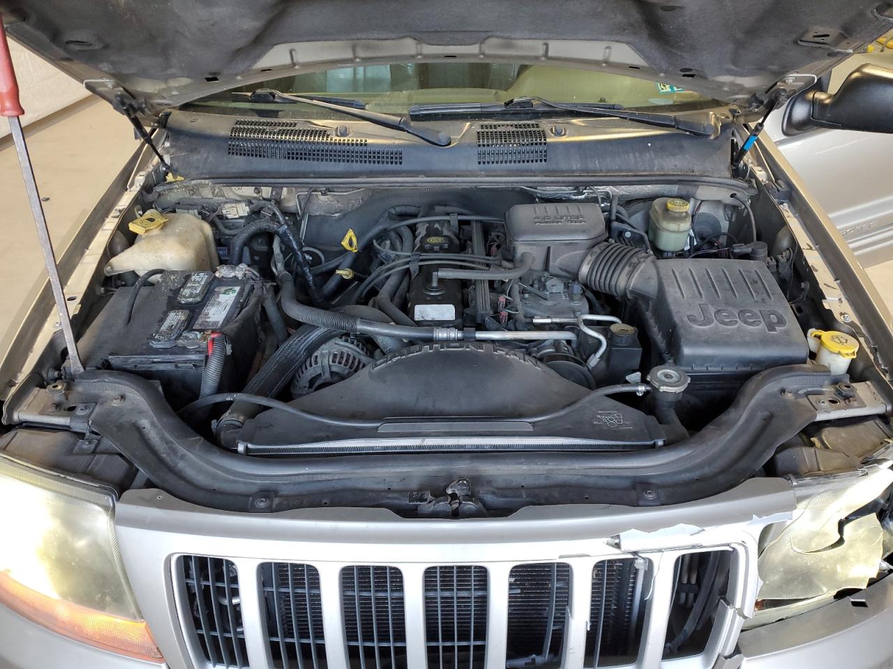 2004 Jeep Grand Cherokee - Image 12