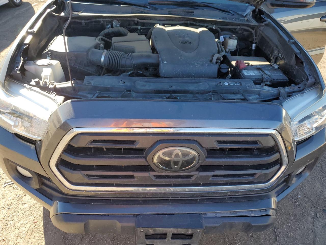 2018 Toyota Tacoma - Image 11