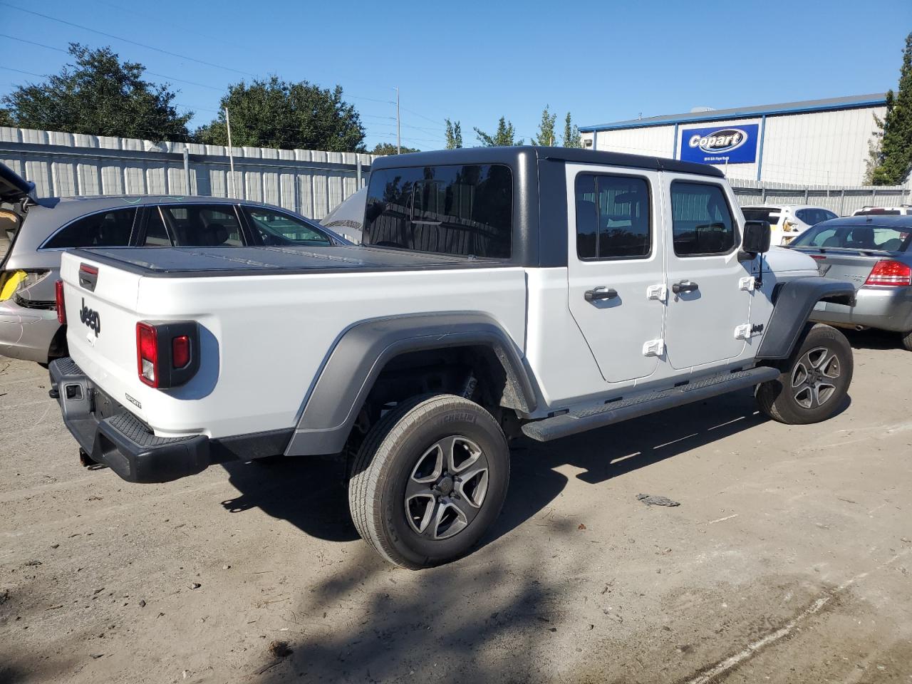 2021 Jeep Gladiator - Image 3