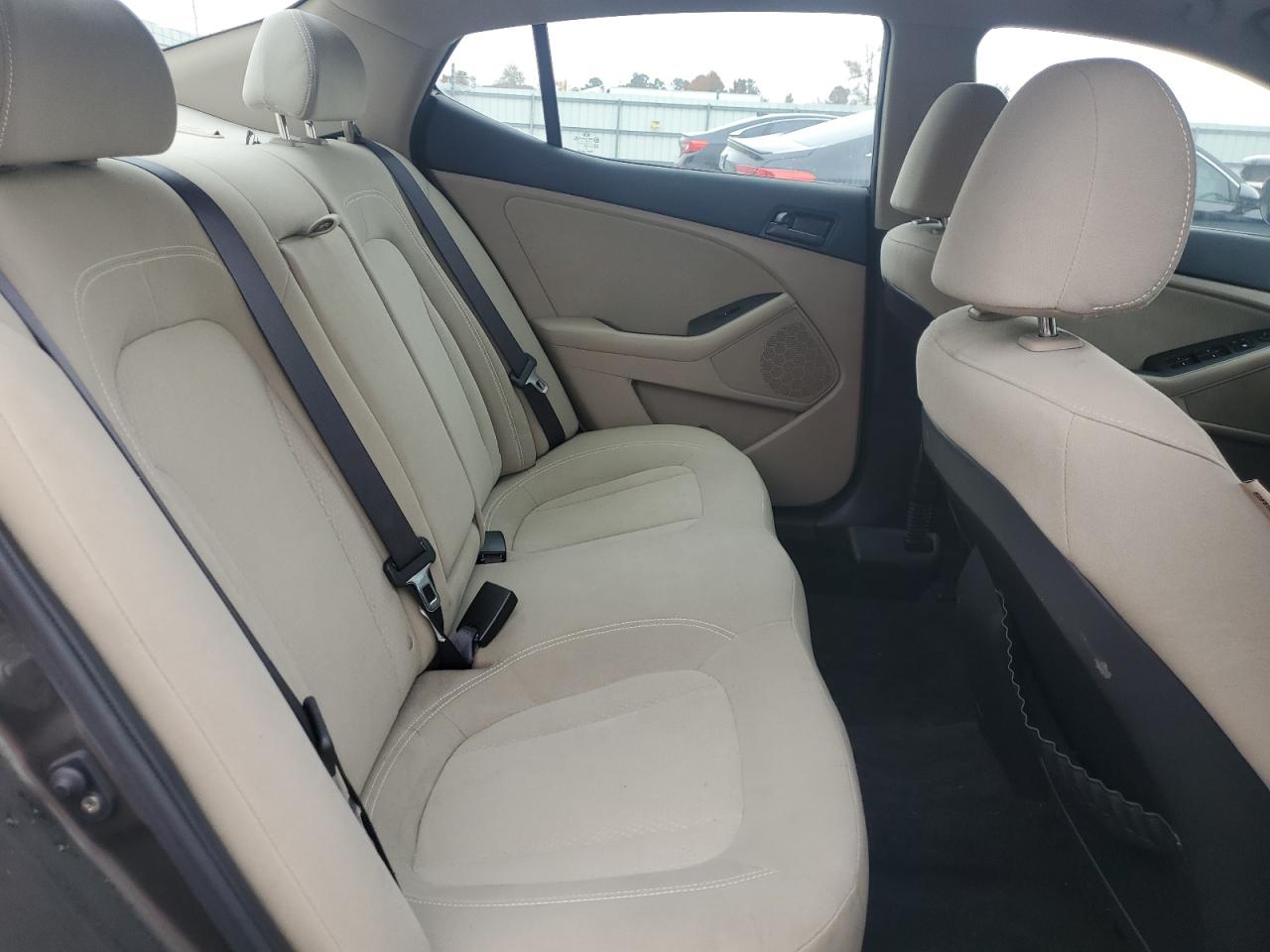 2011 Kia Optima - Image 10