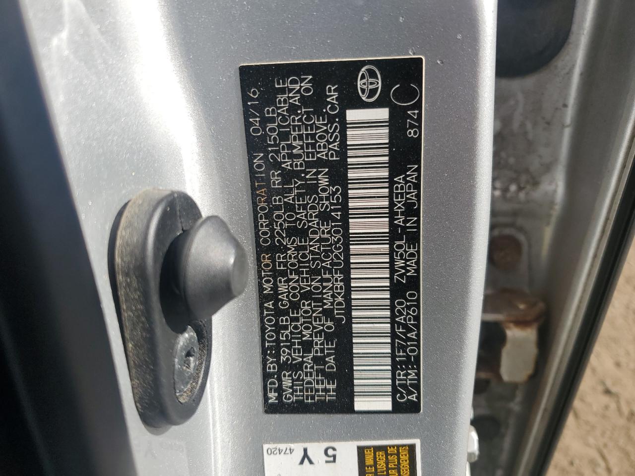 2016 Toyota Prius - Image 12