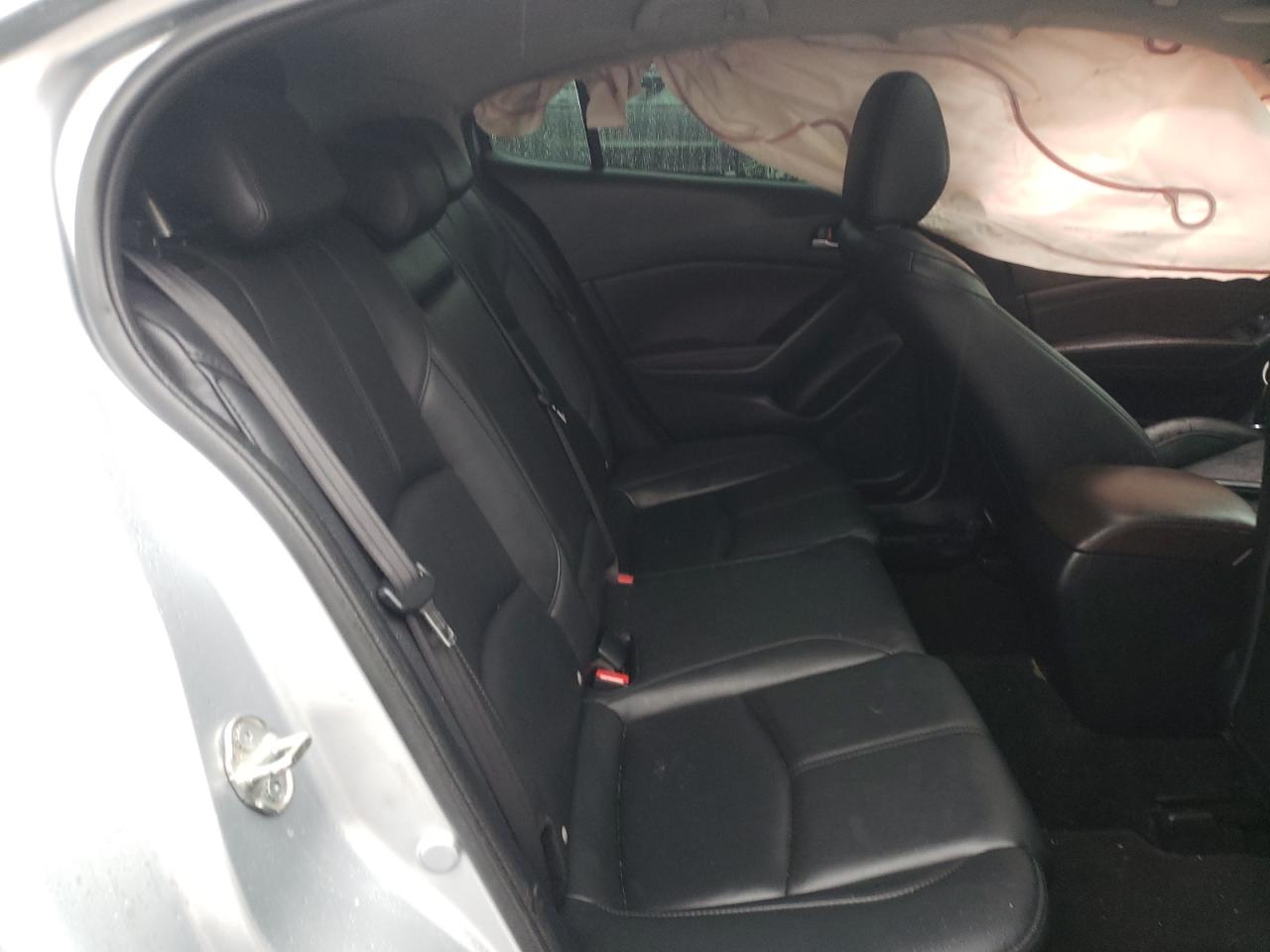 2018 Mazda 3 - Image 10