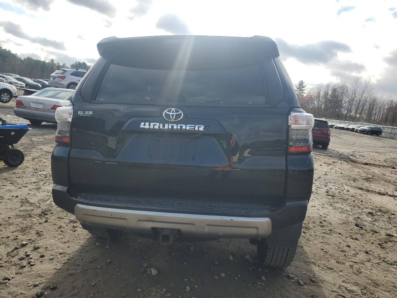 VIN JTEBU5JR5H5461129 2017 TOYOTA 4RUNNER no.6