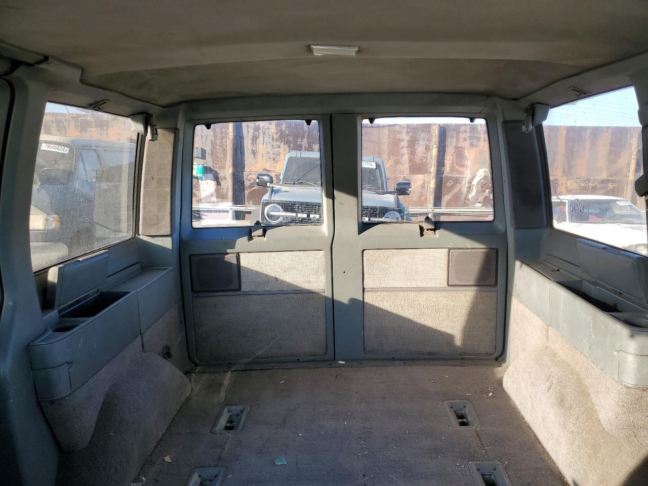1990 Chevrolet Astro - Image 10