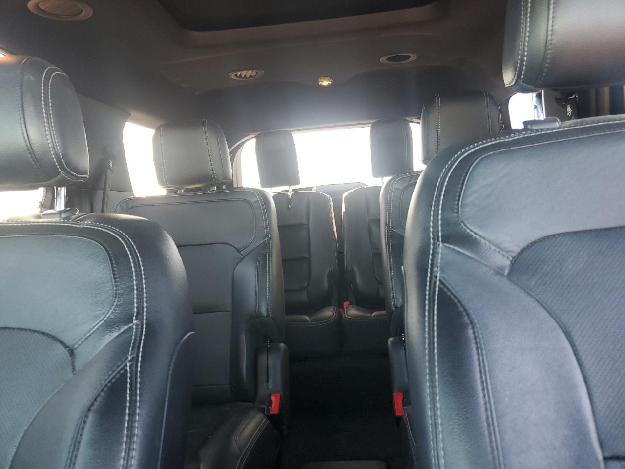 2017 Ford Explorer - Image 10