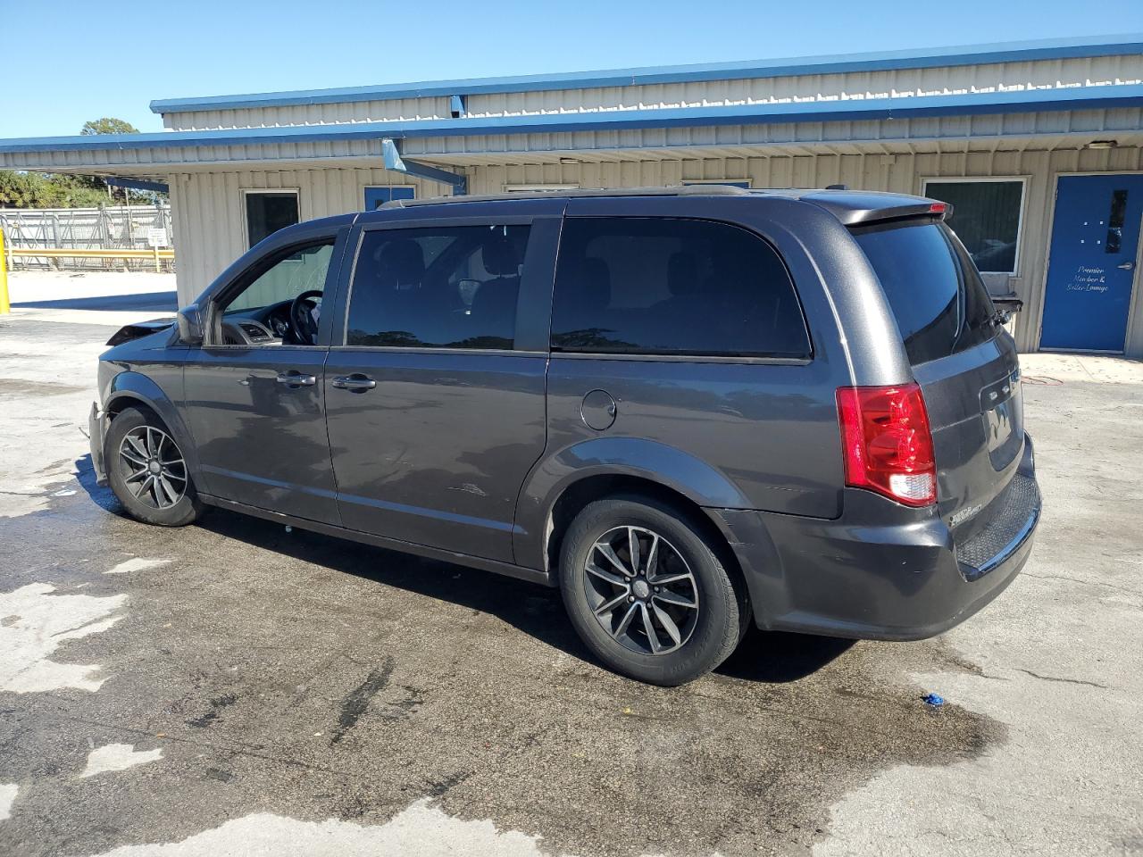 VIN 2C4RDGEG4JR283987 2018 DODGE CARAVAN no.2