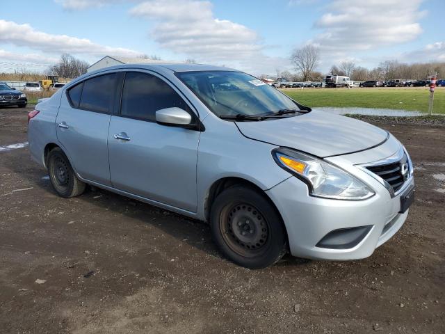  NISSAN VERSA 2017 Сріблястий