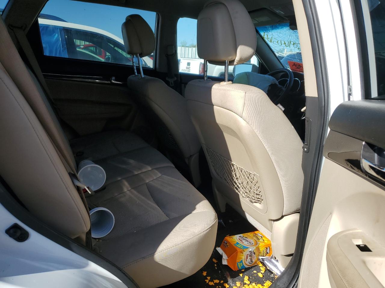 2012 Kia Sorento Base VIN: 5XYKT3A18CG227900 Lot: 64567595