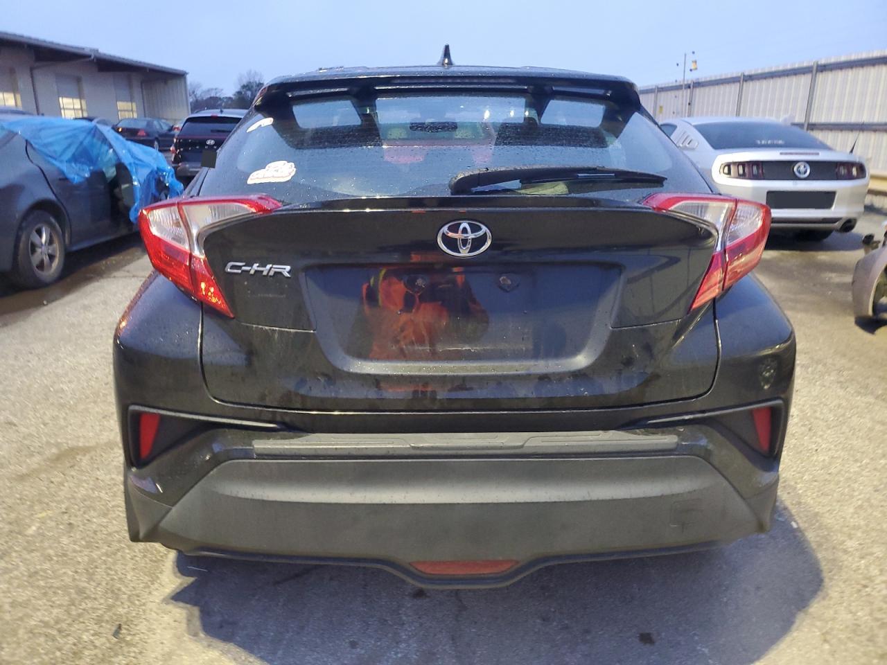 VIN NMTKHMBX2JR013316 2018 TOYOTA C-HR no.6