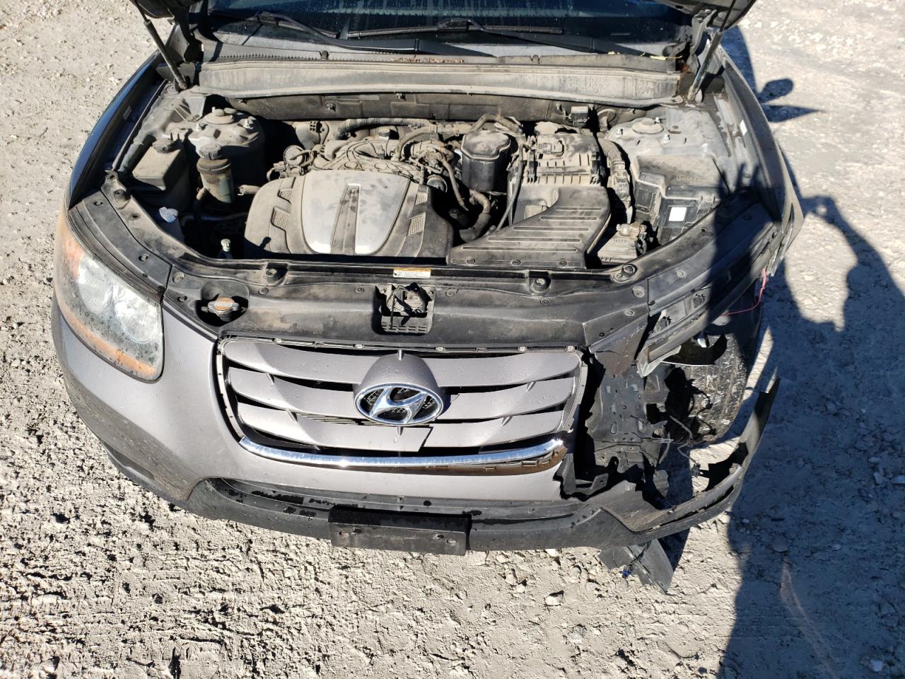 2010 Hyundai Santa Fe - Image 14