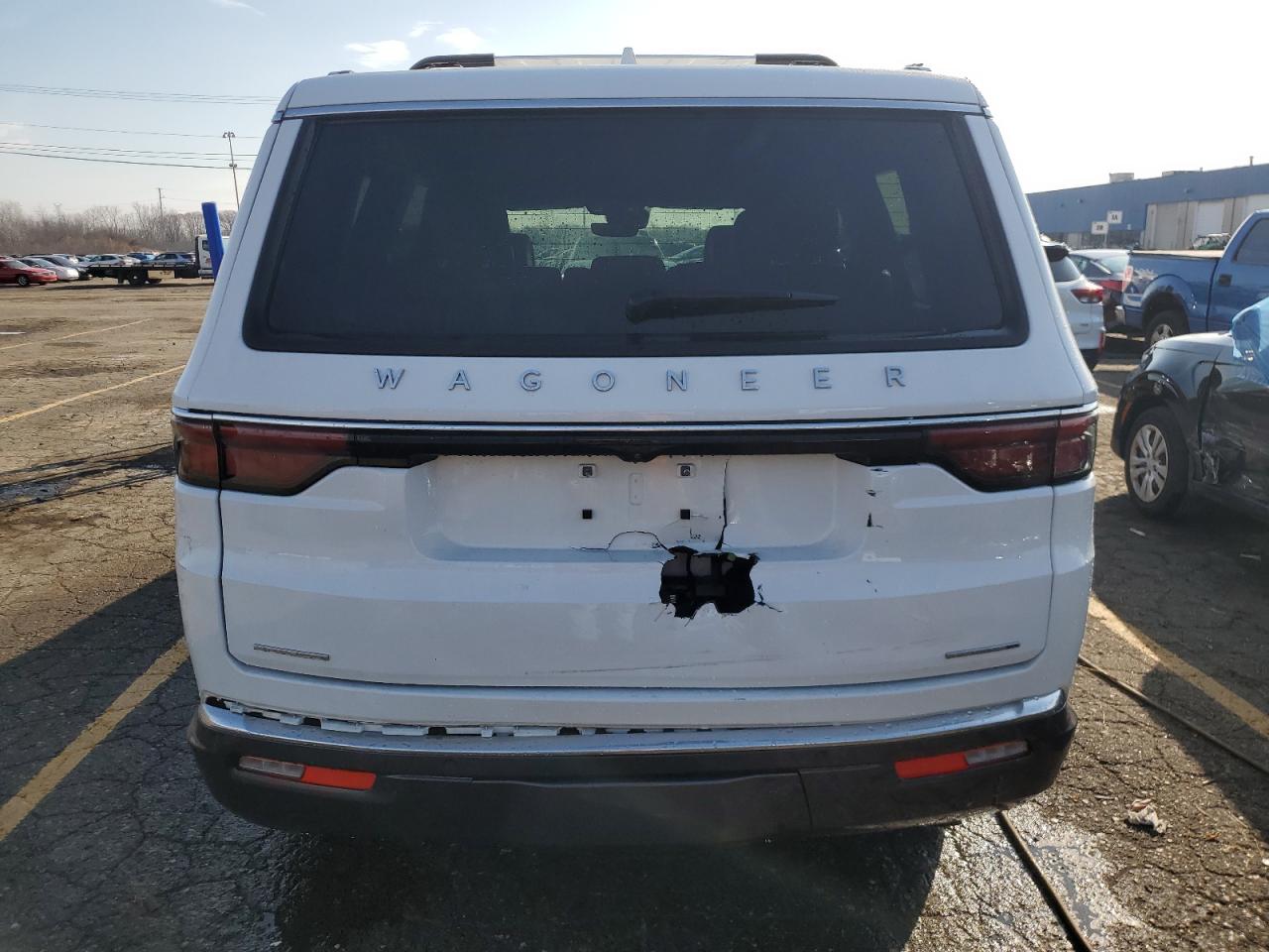 2022 Jeep Grand Wagoneer - Image 6