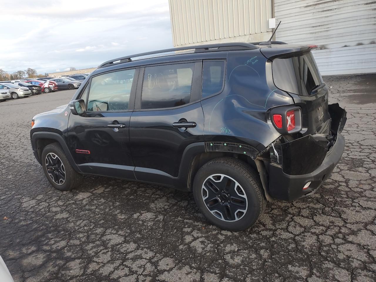 VIN ZACCJBCB2HPE77702 2017 JEEP RENEGADE no.2