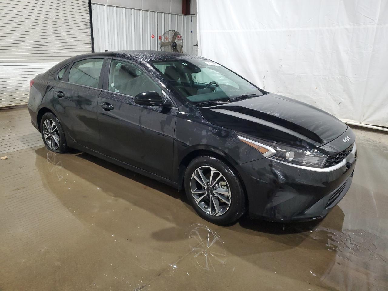 2024 Kia Forte - Image 4