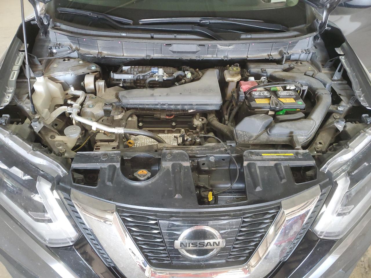 2017 Nissan Rogue - Image 12