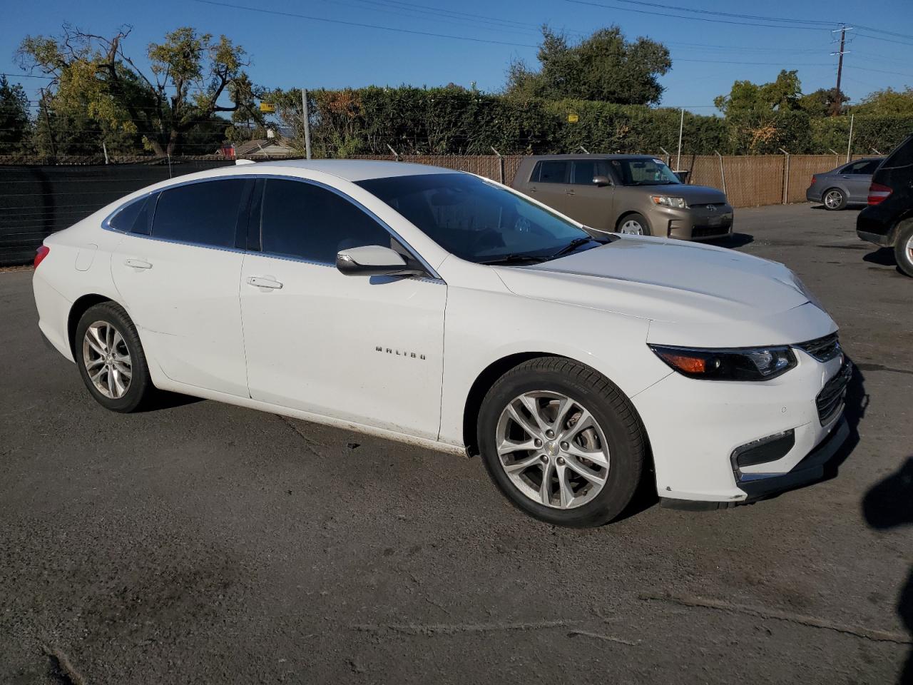 2018 Chevrolet Malibu - Image 4