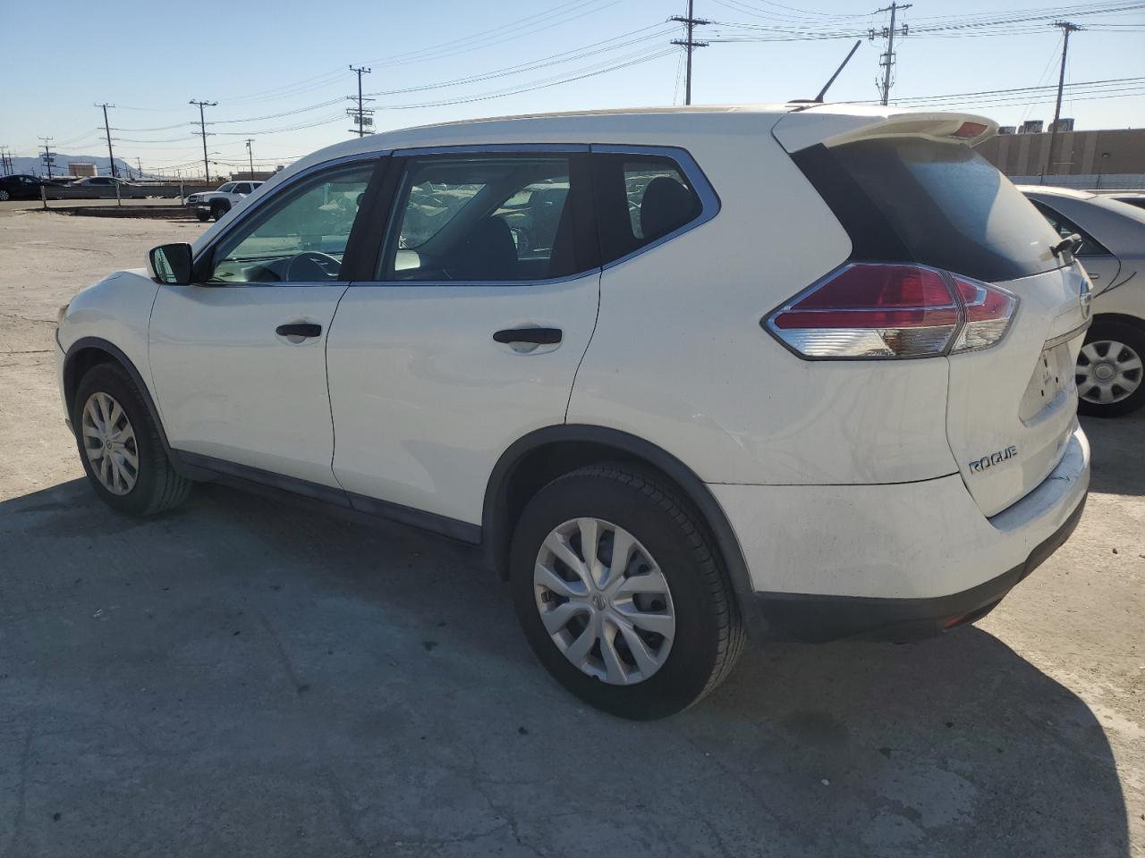 2016 Nissan Rogue - Image 2