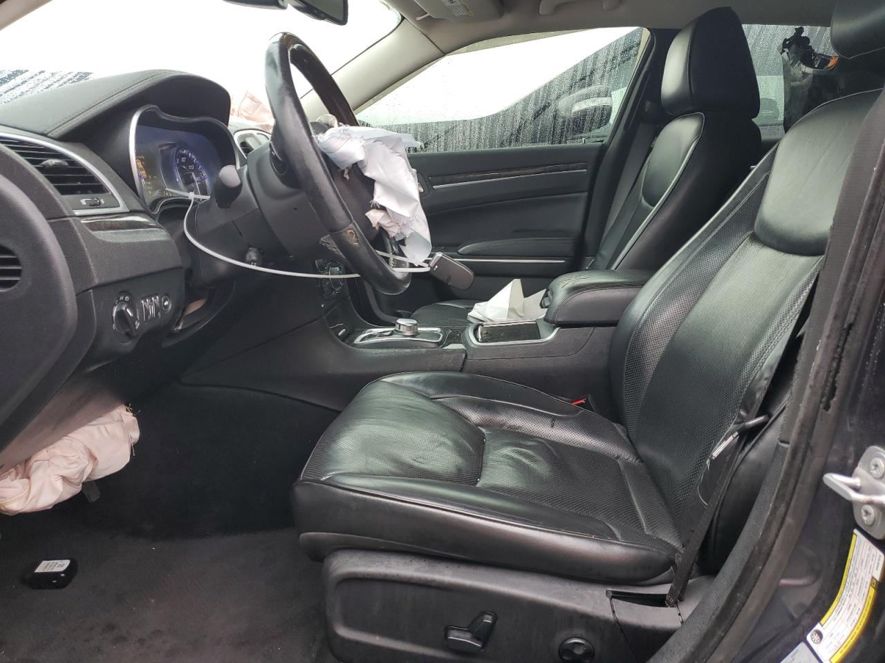 2016 Chrysler 300 - Image 7