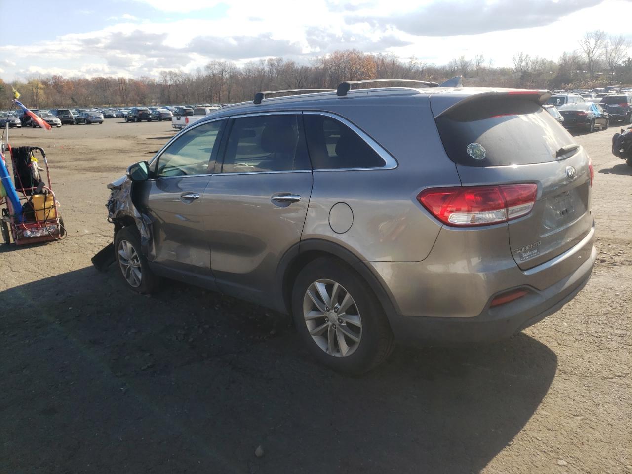 2016 Kia Sorento - Image 2