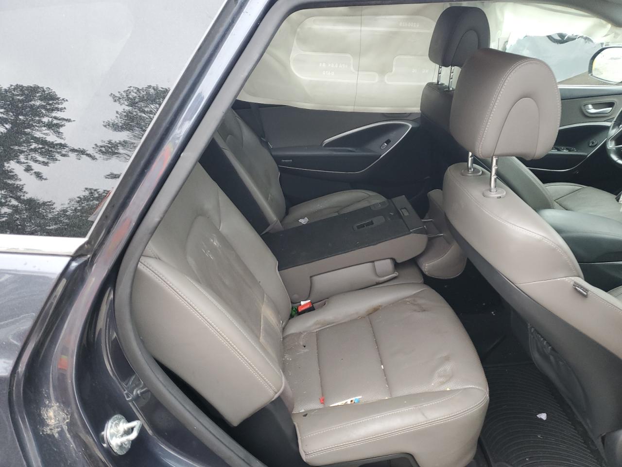 2017 Hyundai Santa Fe - Image 11