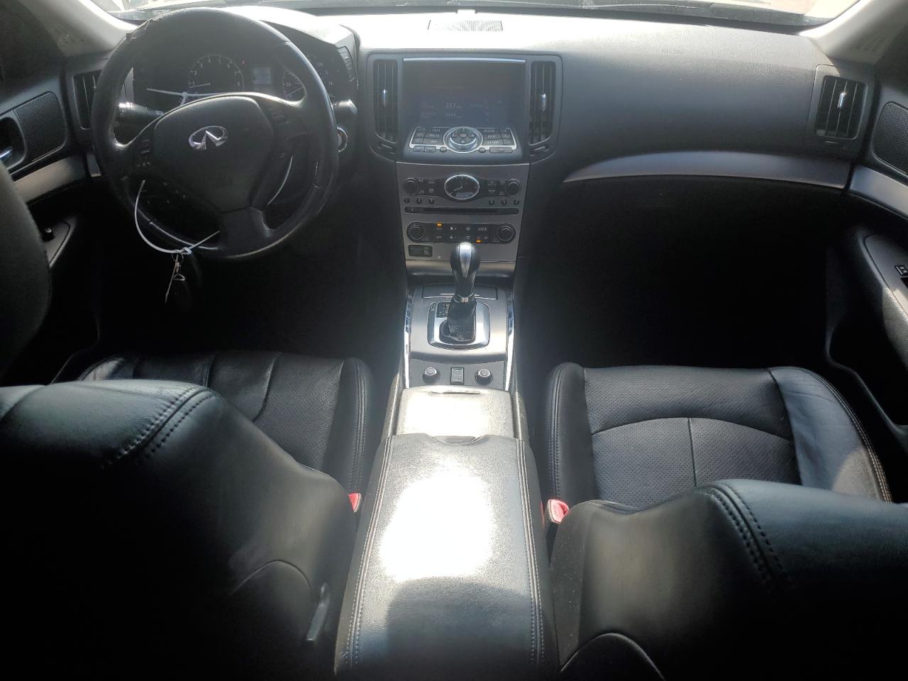 VIN JN1CV6AR2FM520879 2015 INFINITI Q40 no.8