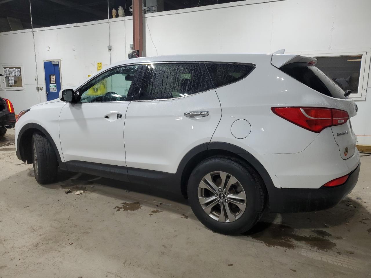 2016 Hyundai Santa Fe - Image 2