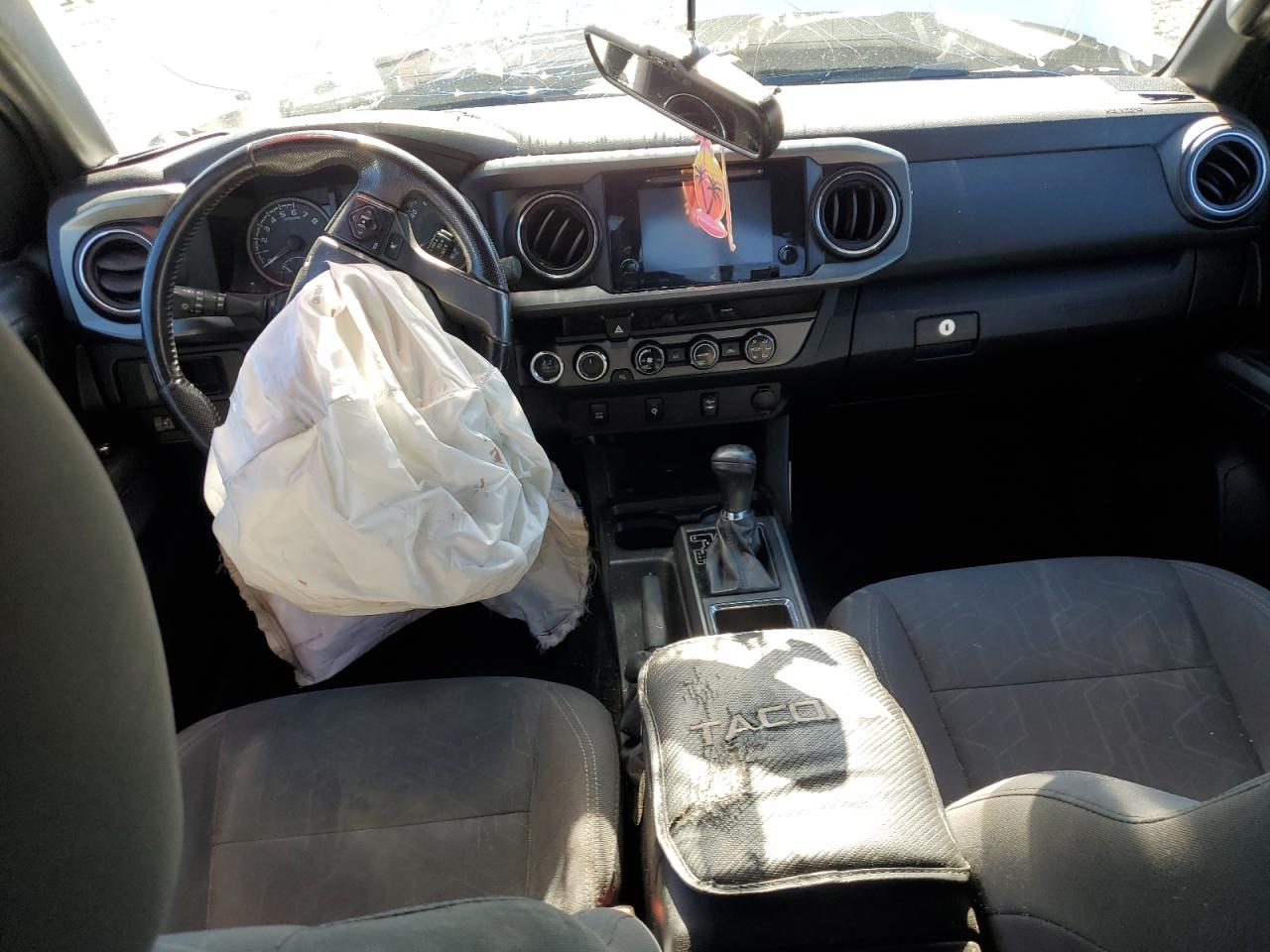 2016 Toyota Tacoma - Image 8