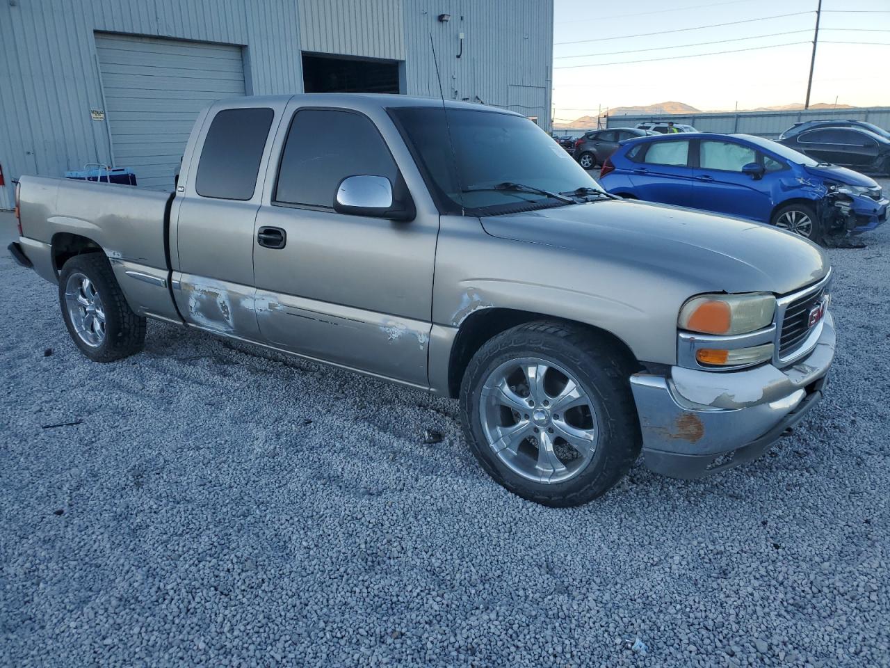 1999 GMC Sierra - Image 4