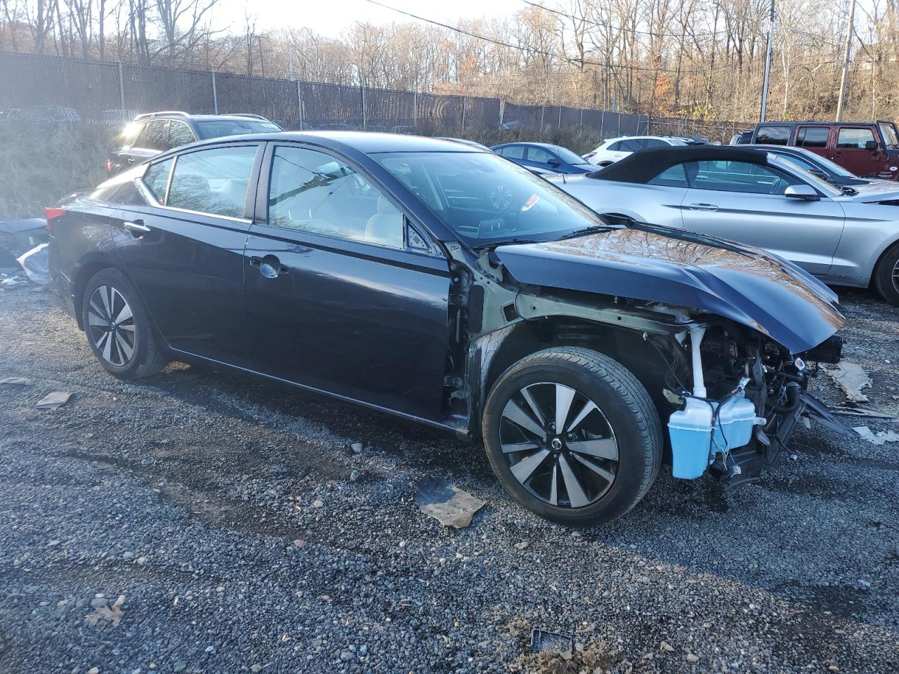 2021 Nissan Altima - Image 4