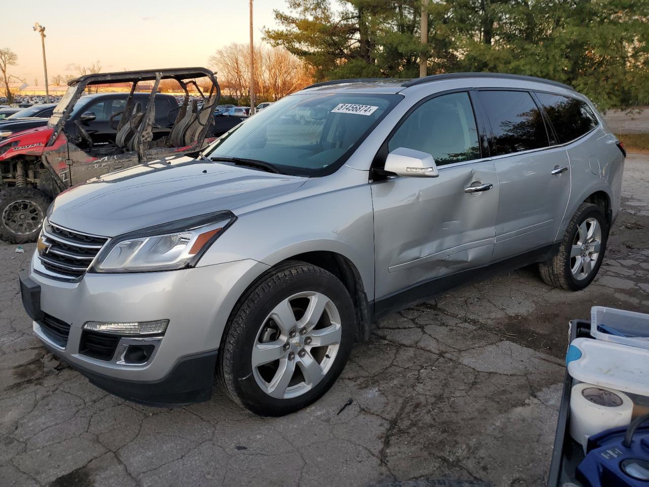 VIN 1GNKRGKD0HJ120112 2017 CHEVROLET TRAVERSE no.1