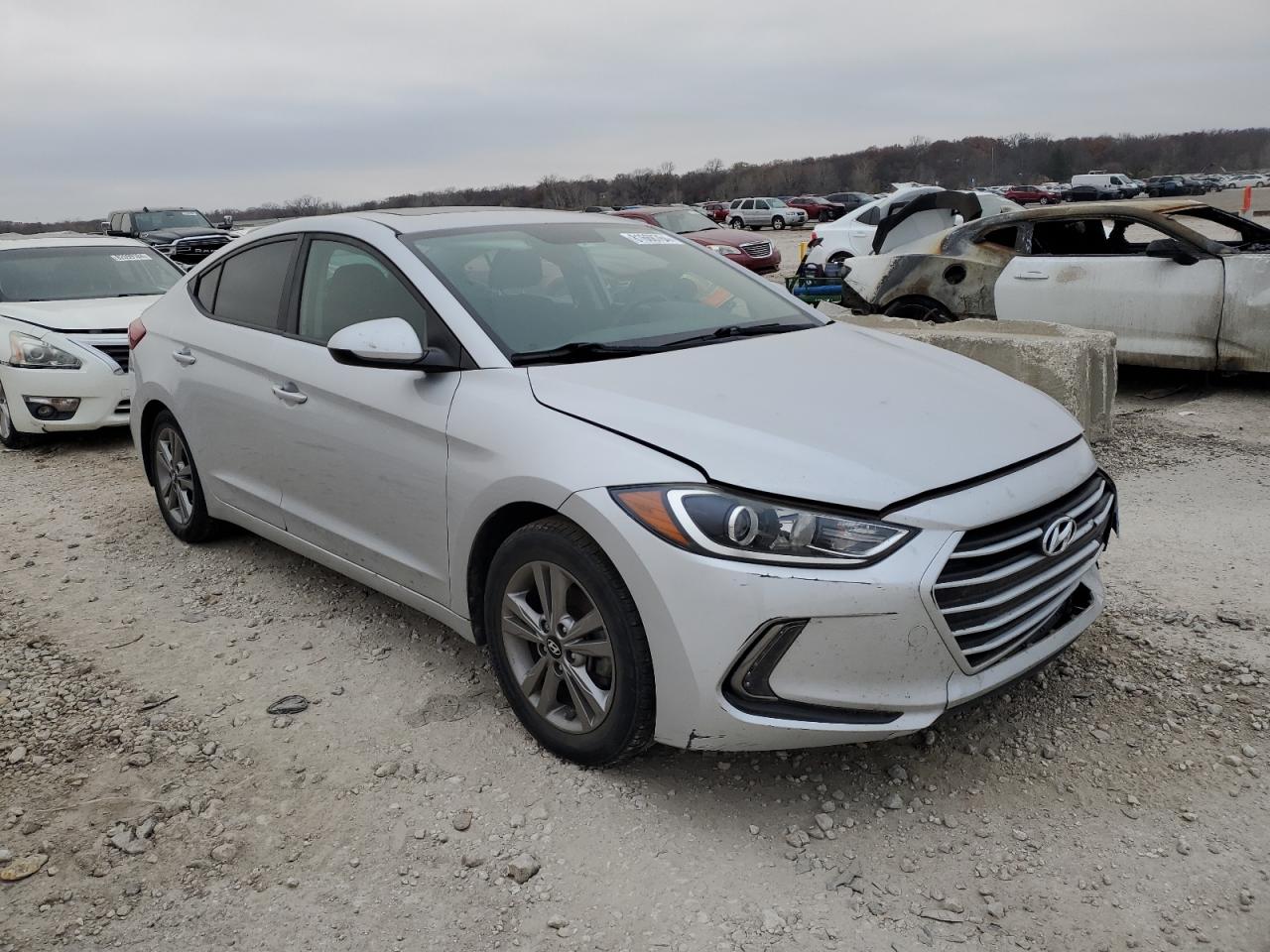 2017 Hyundai Elantra - Image 4