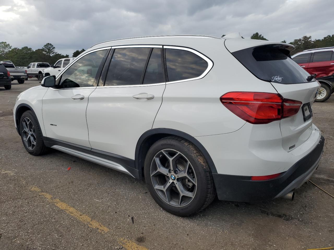 VIN WBXHT3C31GP880566 2016 BMW X1 no.2