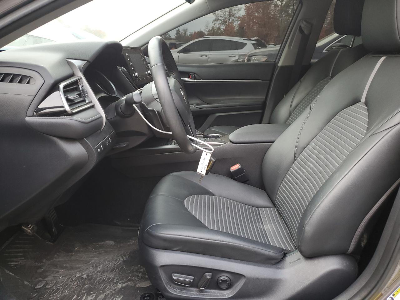 2022 Toyota Camry - Image 7