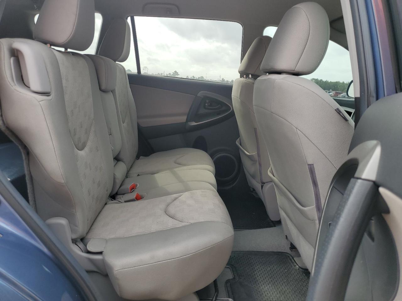 2011 Toyota RAV 4 - Image 11