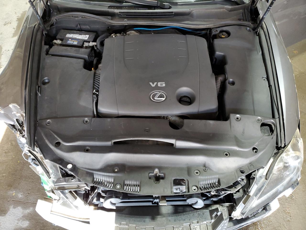 2012 Lexus IS - Image 11