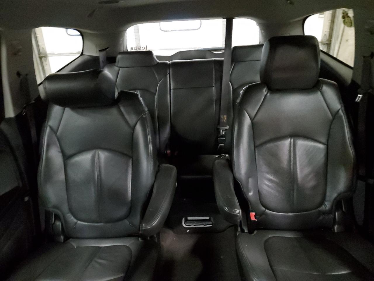 2015 Chevrolet Traverse - Image 10